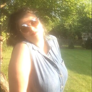 Meet your Posher, Danielle